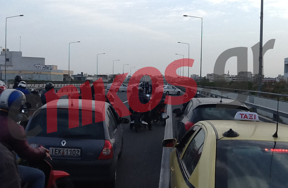 ΦΩΤΟ-Έκλεισαν την Αθηνών-Λαμίας