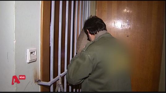 Βίντεο-Σφράγισαν το διαμέρισμα με κάγκελα