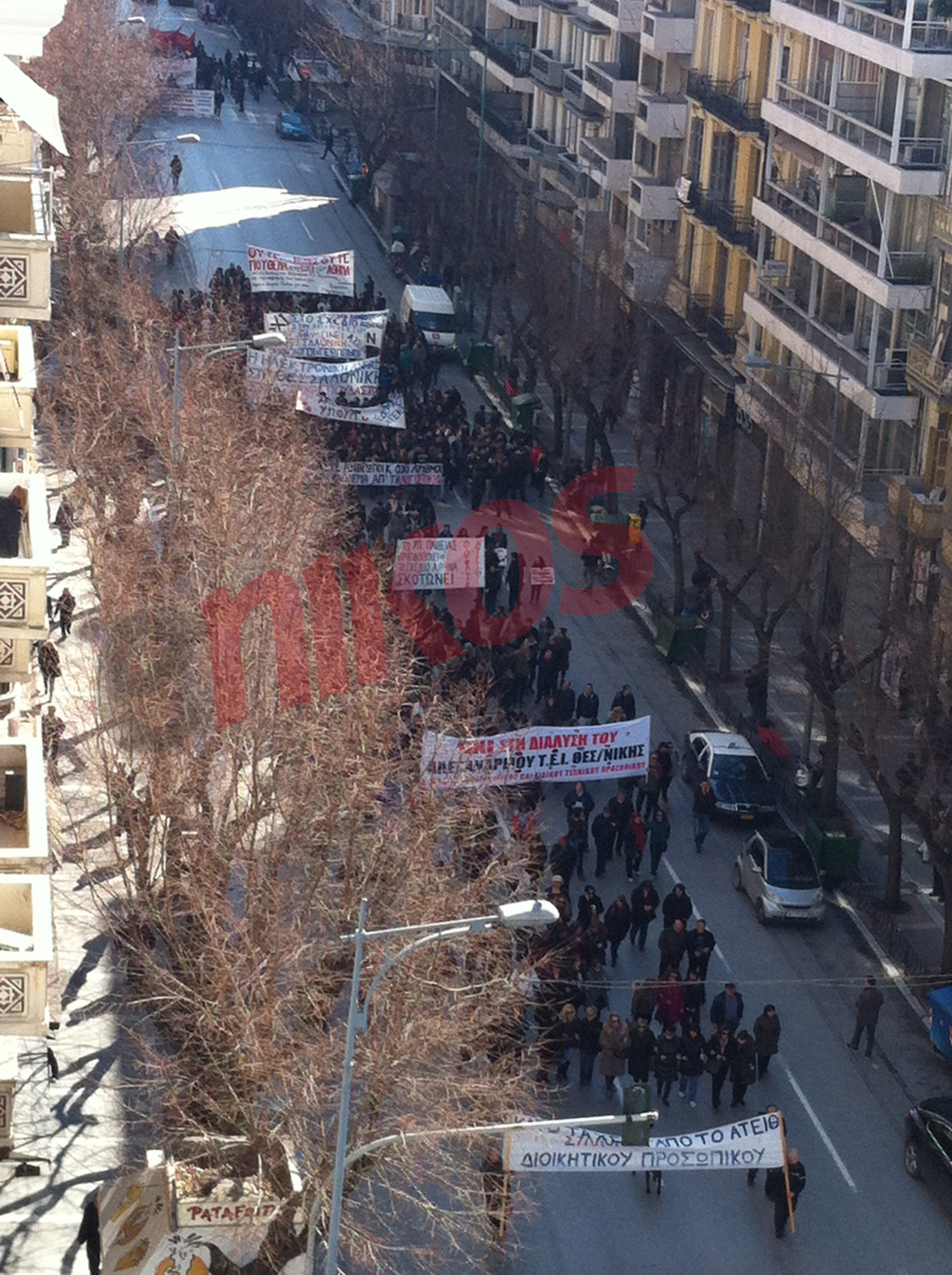 ΤΩΡΑ – ΦΩΤΟ: Η πορεία στην Τσιμισκή