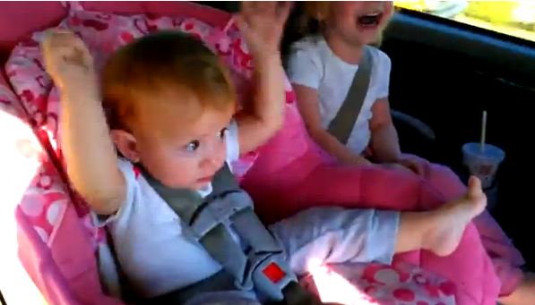 ΒΙΝΤΕΟ-Μωρό δίνει ρεσιτάλ στο Gangnam style