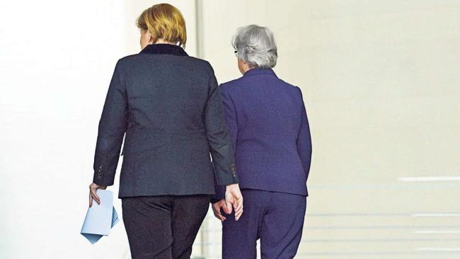 Η παραίτηση “κόστισε” στη Μέρκελ