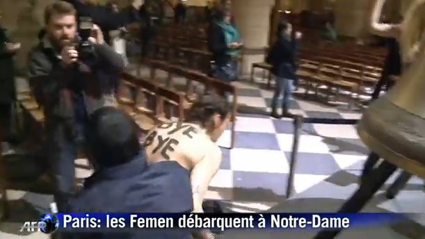 “Πανηγύρισαν” γυμνόστηθες για τον Πάπα