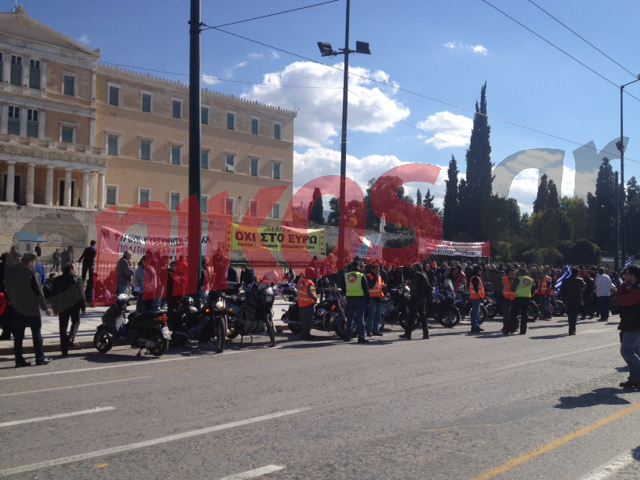 ΦΩΤΟ-Οι μοτοσικλετιστές στη Βουλή