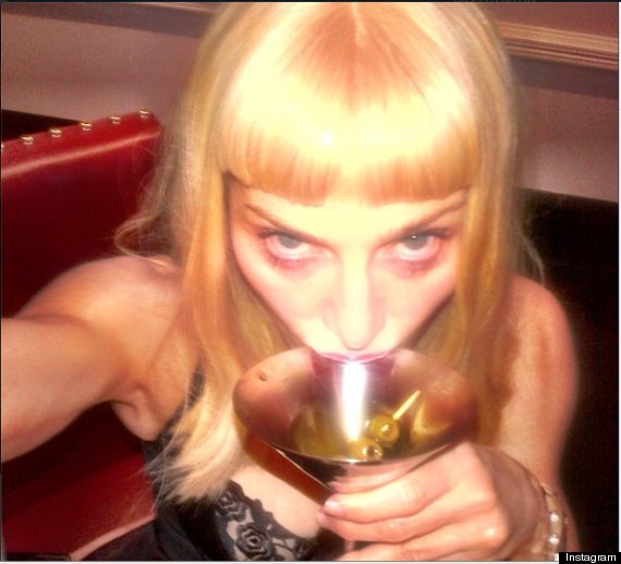 Όταν η Μαντόνα πίνει κοκτέιλ