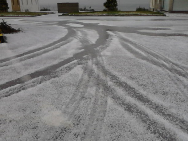 Στα λευκά από χαλάζι η Λέσβος