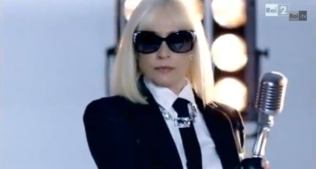 H Raffaella Carra επιστρέφει (!)