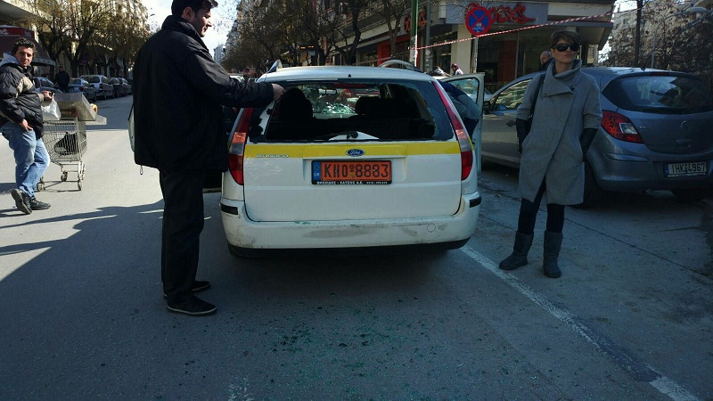 ΦΩΤΟ-Επιτέθηκαν με λοστό σε εικονολήπτη