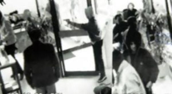 Ληστεία σε τράπεζα στο κέντρο της Αθήνας