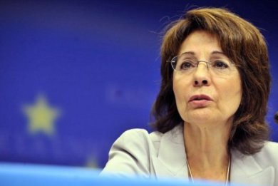 Ψυχρολουσία στο Μαξίμου από τη Δαμανάκη