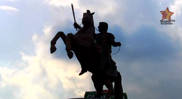 Ο Μέγας Αλέξανδρος στο βιντεο κλιπ των Σκοπίων