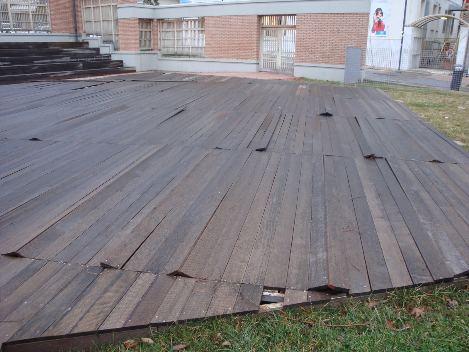 ΒΙΝΤΕΟ- Η βροχή κατέστρεψε το αμφιθέατρο