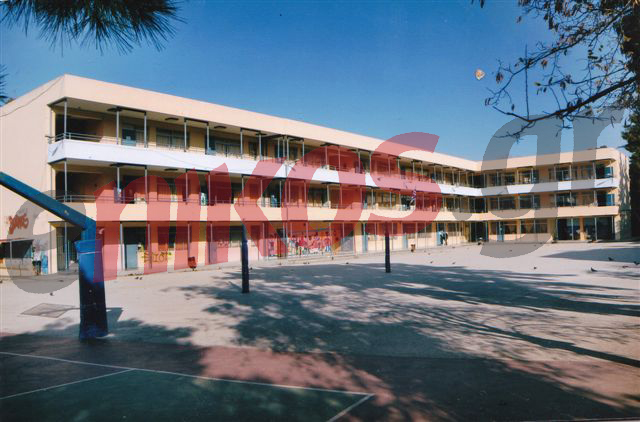 Καταγγελία:Πέφτουν σοβάδες σε σχολείο