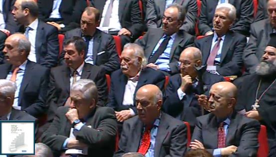 «Πηγαδάκια» ανασχηματισμού