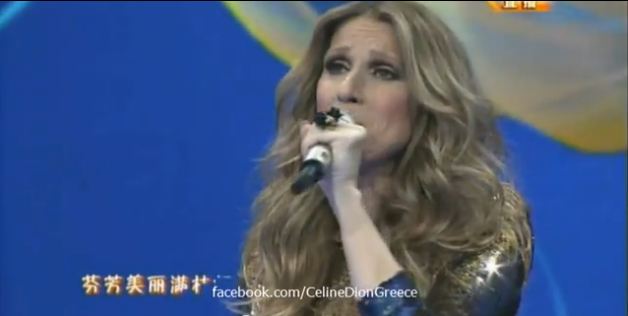 H Dion τραγουδάει κινεζικά