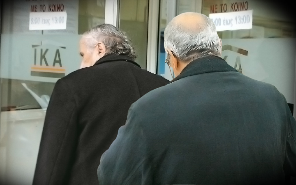 Στην ουρά 30 μήνες για σύνταξη