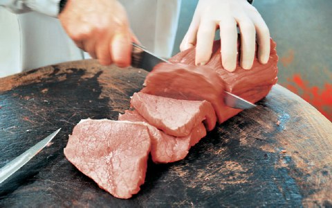 Εξαπλώνεται το σκάνδαλο με το κρέας αλόγου