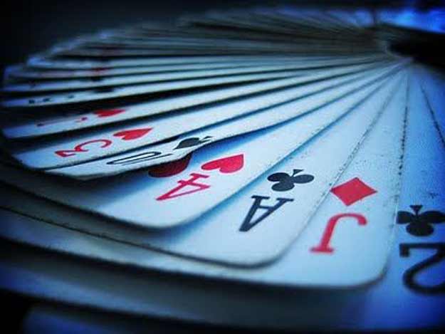 Παγιδευμένοι στο δίκτυο οι έφηβοι