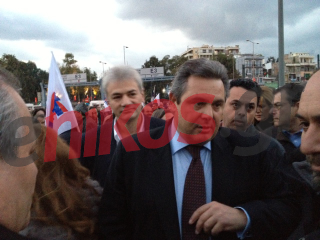 ΦΩΤΟ-Τώρα: Ο Π. Καμμένος στο λιμάνι