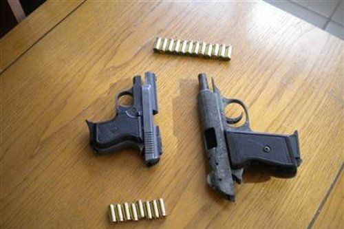 Συνέλαβαν παρέα… οπλισμένων