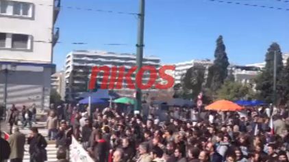 Βίντεο-Η πορεία του ΠΑΜΕ στη Βουλή