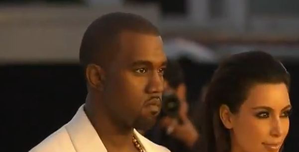 Η Kim ποζάρει γυμνή με τον Kanye