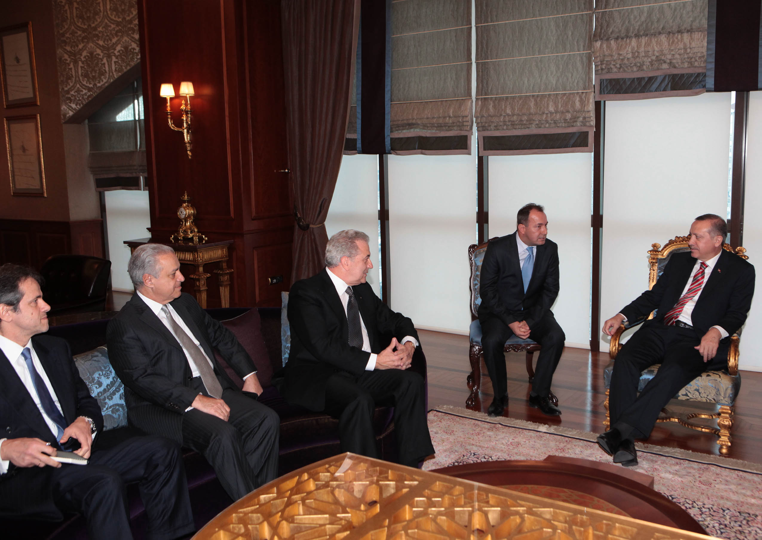 ΦΩΤΟ-Η συνάντηση Αβραμόπουλου με Νταβούτογλου-Ερντογάν