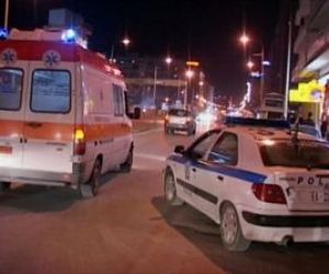 Βρήκαν στο δρόμο αιμόφυρτο άνδρα