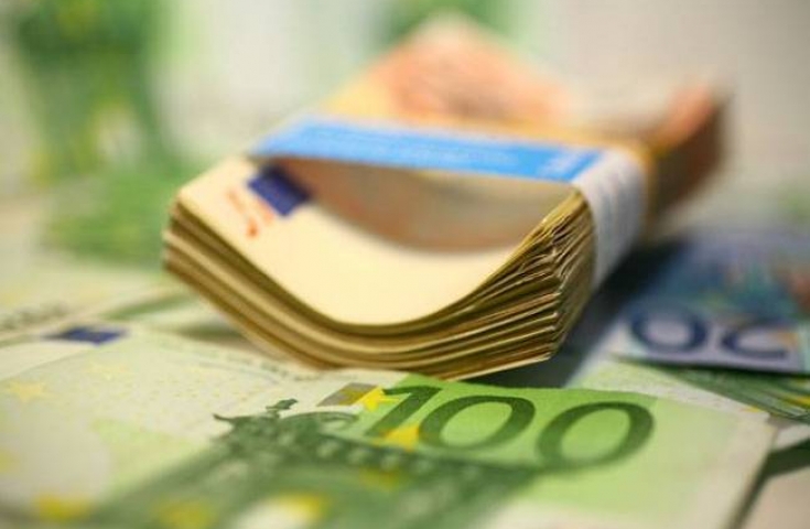 Προβληματίζει η βουτιά στα έσοδα