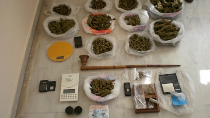 Πατέρας και γιος με ναρκωτικά