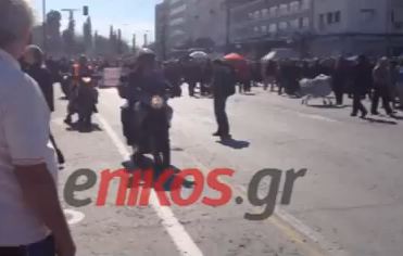 Βίντεο-Μοτοπορεία έξω από τη Βουλή