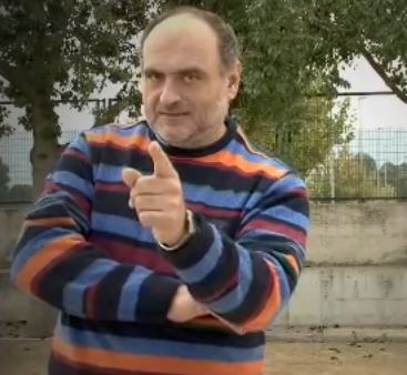 Ο δημιουργός του “Ευχαριστούμε Ελλάδα”