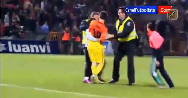 ΒΙΝΤΕΟ-Το “ντου” δύο πιτσιρικάδων στον Μέσι