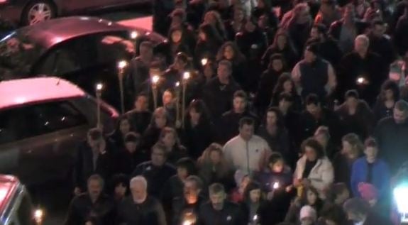 ΒΙΝΤΕΟ-Διαδήλωση με κεριά στην Ιεράπετρα