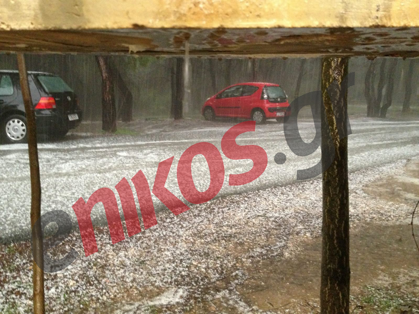 ΦΩΤΟ-Χαλάζι στην περιοχή του Δημόκριτου