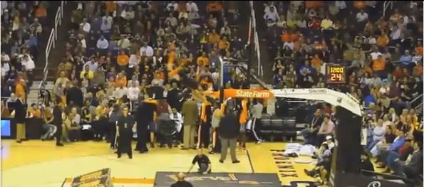 Το καλύτερο κάρφωμα ή όχι;