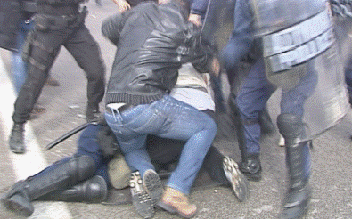 Συγκρούσεις αγροτών με ΜΑΤ