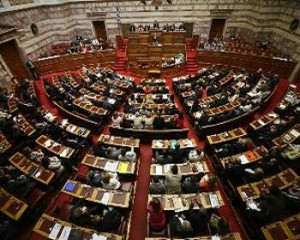 Υπ. Οικονομικών: Στο -60% η βουλευτική σύνταξη
