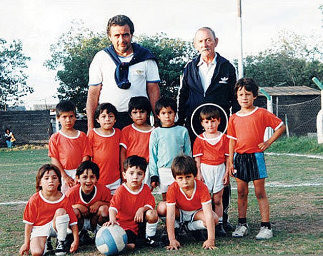 ΦΩΤΟ-Αναγνωρίζετε τον μικρό;