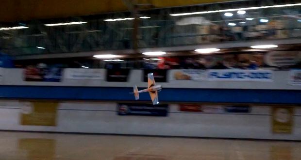 Χορευτικές φιγούρες με αεροπλάνο