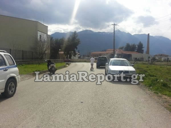 Λαμία: 14χρονος έπεσε σε διερχόμενο αυτοκίνητο
