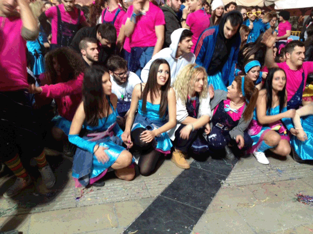 ΒΙΝΤΕΟ-Πάτρα: Εντυπωσιακή η νυχτερινή παρέλαση