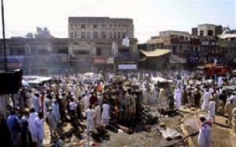 52 νεκροί από την έκρηξη στο Καράτσι