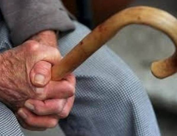 Έβγαλαν όπλο, μαχαίρι και κατσαβίδι