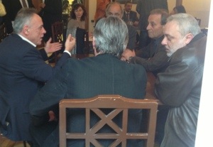 Διακομματικό “πηγαδάκι” στη βουλή