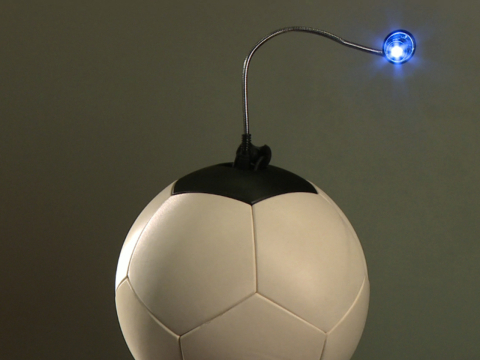 Μπάλα ποδοσφαίρου παράγει ρεύμα