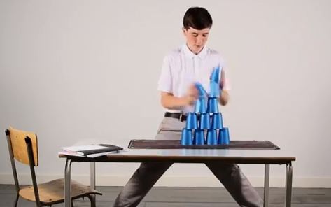 BINTEO-Ο πρωταθλητής του …Cup Stacking!