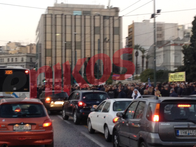ΦΩΤΟ-ΤΩΡΑ: Κλειστή η Αμαλίας