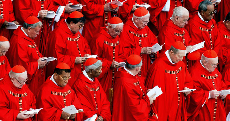 Συνεδριάζουν οι καρδινάλιοι για τον νέο Πάπα