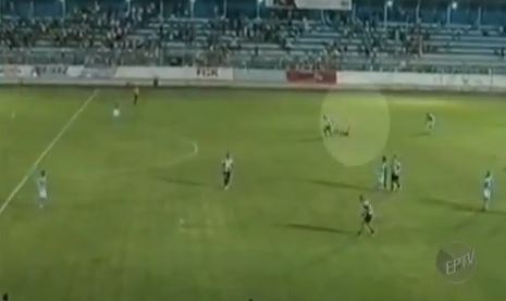 ΒΙΝΤΕΟ-Παίκτης κλωτσάει στο πρόσωπο διαιτητή