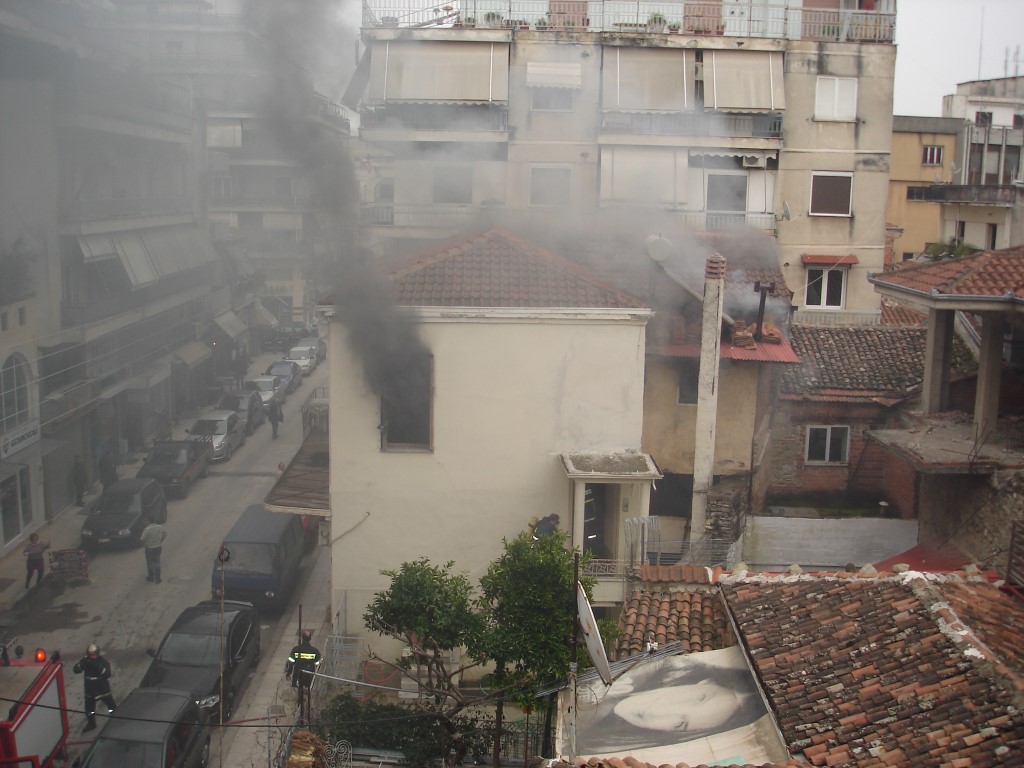 Φωτιά σε σπίτι στα Τρίκαλα